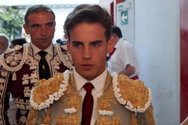 Faena de los toros de la ganadería del José Escolar para los diestros Javier Castaño, Emilio de Justo y Gonzalo Caballero.