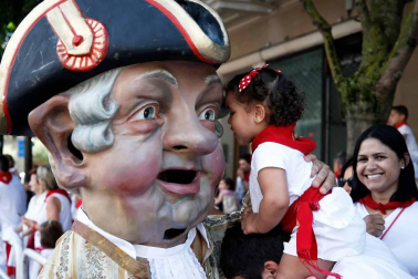Salida de los gigantes y cabezudos de Pamplona, 8 de julio de San Fermín 2018