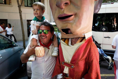 Salida de los gigantes y cabezudos de Pamplona, 8 de julio de San Fermín 2018
