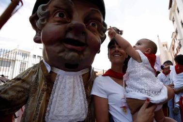 Salida de los gigantes y cabezudos de Pamplona, 8 de julio de San Fermín 2018
