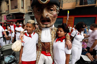 Salida de los gigantes y cabezudos de Pamplona, 8 de julio de San Fermín 2018