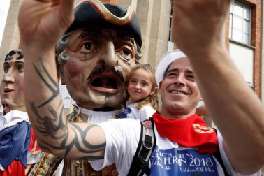Salida de los gigantes y cabezudos de Pamplona, 8 de julio de San Fermín 2018