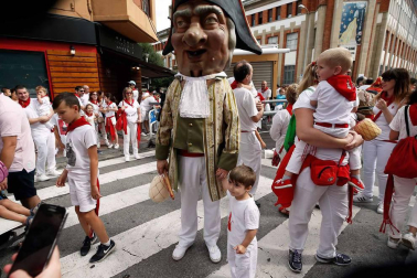 Salida de los gigantes y cabezudos de Pamplona, 8 de julio de San Fermín 2018