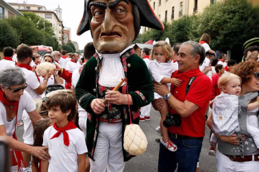 Salida de los gigantes y cabezudos de Pamplona, 8 de julio de San Fermín 2018