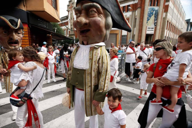 Salida de los gigantes y cabezudos de Pamplona, 8 de julio de San Fermín 2018