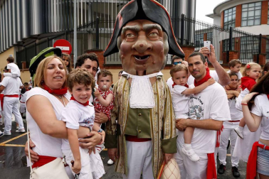 Salida de los gigantes y cabezudos de Pamplona, 8 de julio de San Fermín 2018