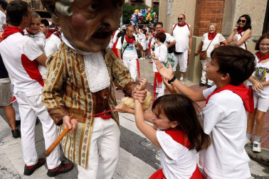 Salida de los gigantes y cabezudos de Pamplona, 8 de julio de San Fermín 2018