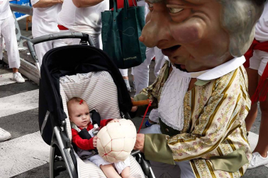 Salida de los gigantes y cabezudos de Pamplona, 8 de julio de San Fermín 2018