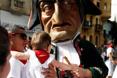 Salida de los gigantes y cabezudos de Pamplona, 8 de julio de San Fermín 2018