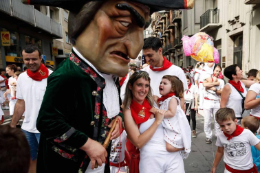 Salida de los gigantes y cabezudos de Pamplona, 8 de julio de San Fermín 2018