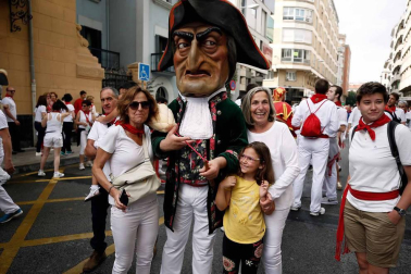 Salida de los gigantes y cabezudos de Pamplona, 8 de julio de San Fermín 2018