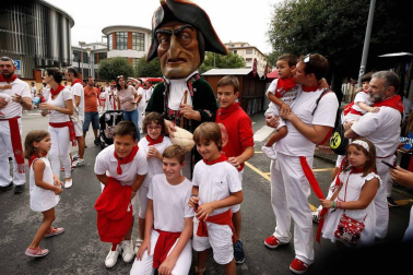 Salida de los gigantes y cabezudos de Pamplona, 8 de julio de San Fermín 2018