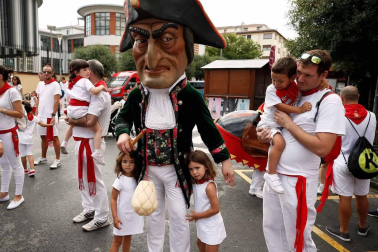 Salida de los gigantes y cabezudos de Pamplona, 8 de julio de San Fermín 2018