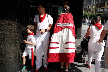 Salida de los gigantes y cabezudos de Pamplona, 8 de julio de San Fermín 2018