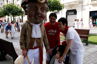 Salida de los gigantes y cabezudos de Pamplona, 8 de julio de San Fermín 2018