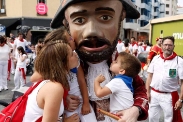 Salida de los gigantes y cabezudos de Pamplona, 8 de julio de San Fermín 2018