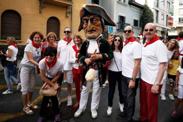 Salida de los gigantes y cabezudos de Pamplona, 8 de julio de San Fermín 2018