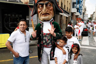Salida de los gigantes y cabezudos de Pamplona, 8 de julio de San Fermín 2018