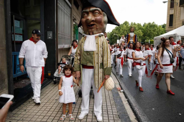 Salida de los gigantes y cabezudos de Pamplona, 8 de julio de San Fermín 2018