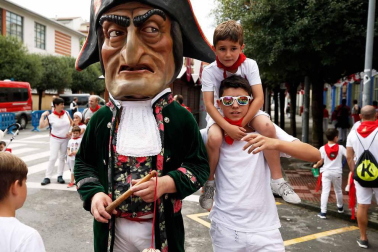 Salida de los gigantes y cabezudos de Pamplona, 8 de julio de San Fermín 2018