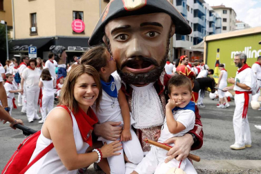 Salida de los gigantes y cabezudos de Pamplona, 8 de julio de San Fermín 2018