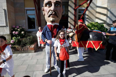 Salida de los gigantes y cabezudos de Pamplona, 9 de julio de San Fermín 2018
