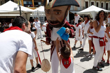 Salida de los gigantes y cabezudos de Pamplona, 9 de julio de San Fermín 2018