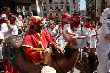 Salida de los gigantes y cabezudos de Pamplona, 9 de julio de San Fermín 2018
