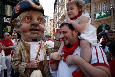 Salida de los gigantes y cabezudos de Pamplona, 9 de julio de San Fermín 2018