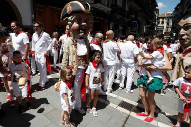 Salida de los gigantes y cabezudos de Pamplona, 9 de julio de San Fermín 2018