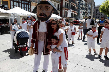Salida de los gigantes y cabezudos de Pamplona, 9 de julio de San Fermín 2018