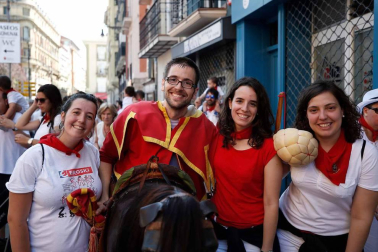 Salida de los gigantes y cabezudos de Pamplona, 9 de julio de San Fermín 2018