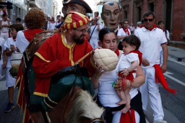 Salida de los gigantes y cabezudos de Pamplona, 9 de julio de San Fermín 2018