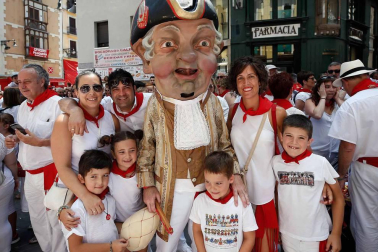 Salida de los gigantes y cabezudos de Pamplona, 9 de julio de San Fermín 2018