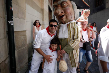 Salida de los gigantes y cabezudos de Pamplona, 9 de julio de San Fermín 2018
