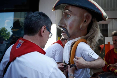Salida de los gigantes y cabezudos de Pamplona, 9 de julio de San Fermín 2018