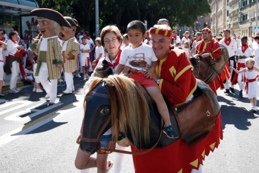 Salida de los gigantes y cabezudos de Pamplona, 9 de julio de San Fermín 2018