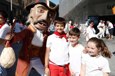 Salida de los gigantes y cabezudos de Pamplona, 9 de julio de San Fermín 2018