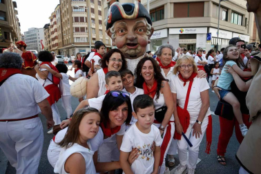 Salida de los gigantes y cabezudos de Pamplona, 9 de julio de San Fermín 2018