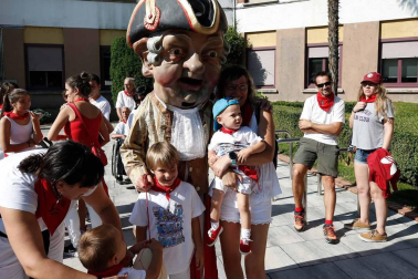 Salida de los gigantes y cabezudos de Pamplona, 9 de julio de San Fermín 2018