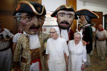 Salida de los gigantes y cabezudos de Pamplona, 9 de julio de San Fermín 2018