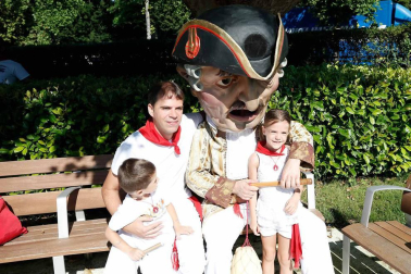 Salida de los gigantes y cabezudos de Pamplona, 9 de julio de San Fermín 2018
