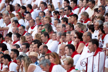 Público asistente a la Plaza de Toros de Pamplona durante la tercera corrida de la Feria del Toro 2018.