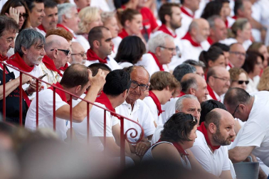 Público asistente a la Plaza de Toros de Pamplona durante la tercera corrida de la Feria del Toro 2018.