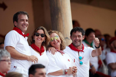 Público asistente a la Plaza de Toros de Pamplona durante la tercera corrida de la Feria del Toro 2018.