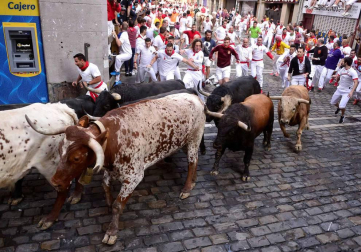 Imágenes del cuarto encierro de los Sanfermines 2018, con toros de la ganadería Fuente Ymbro.