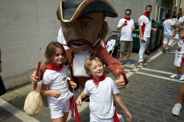 Salida de los gigantes y cabezudos de Pamplona, 10 de julio de San Fermín 2018