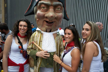 Salida de los gigantes y cabezudos de Pamplona, 10 de julio de San Fermín 2018