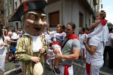 Salida de los gigantes y cabezudos de Pamplona, 10 de julio de San Fermín 2018