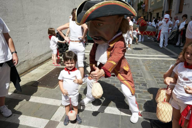 Salida de los gigantes y cabezudos de Pamplona, 10 de julio de San Fermín 2018